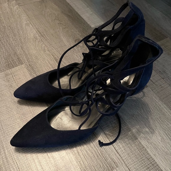 Brand new Stuart Weizman heels - Picture 2 of 5